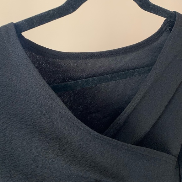 small. black long sleeve crop top. - Picture 2 of 3
